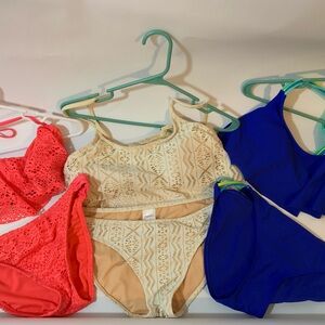 Lot of 3 swimsuits: coral, white/beige & blue.
All are large except white top-M